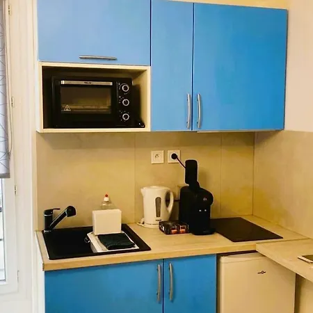 Appartement Magnifique Studio Bien Desservi Parijs